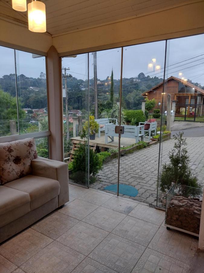 Petry Gramado